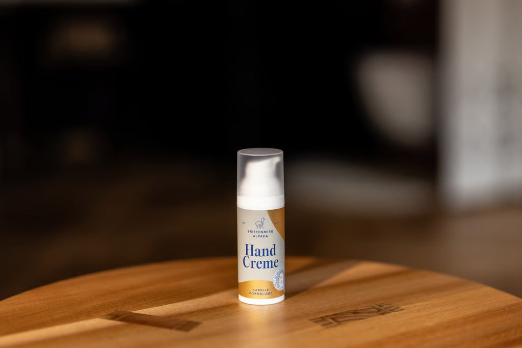 Handcreme Kamille & Kornblume – Mit Keratin aus Alpakawolle
